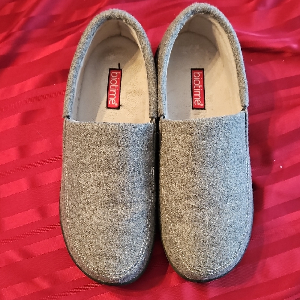 GUC Gray Men's slippers size 10